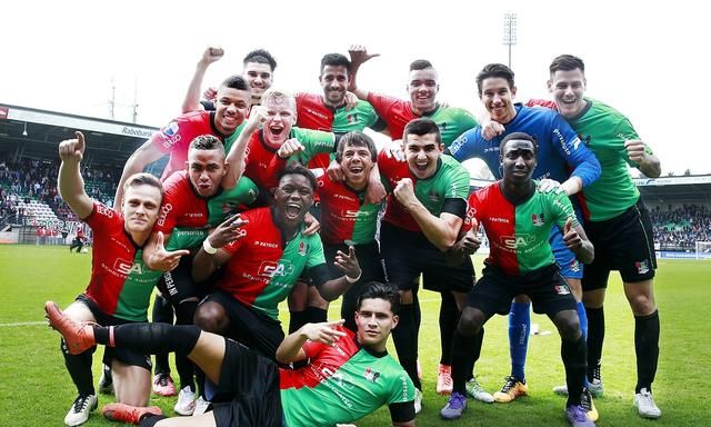 好友一同走 好友一同走