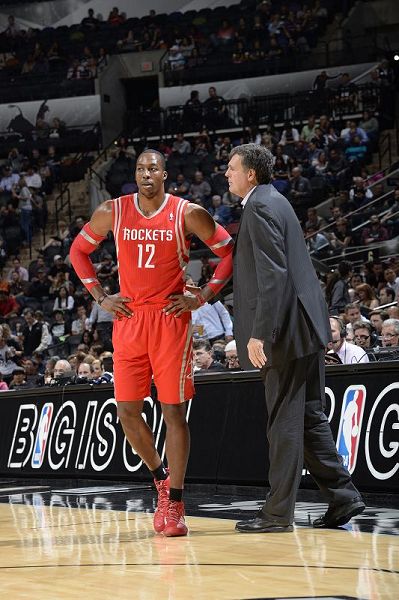 大谷翔平在 2022 赛季达成历史上首次“符合规定投球局数”与“符合规定打席”